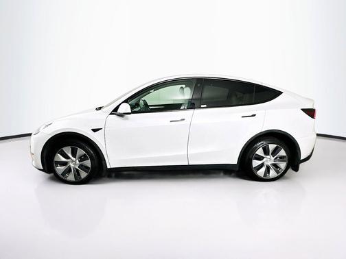 Pearl White Multi-Coat 2022 Tesla Model Y Long Range Dual Motor All-Wheel Drive