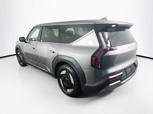 2024 Kia EV9 Light Long Range