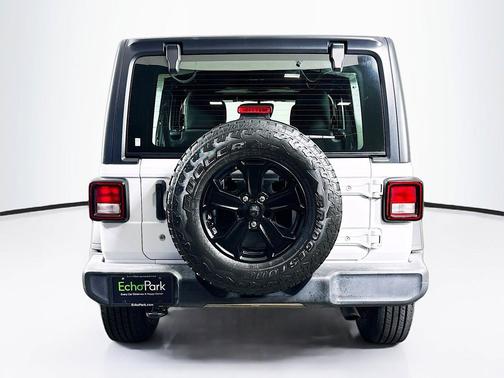 Bright White Clearcoat 2018 Jeep Wrangler Unlimited Sport