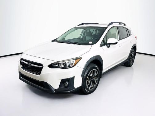 Crystal White Pearl 2019 Subaru Crosstrek 2.0i Premium
