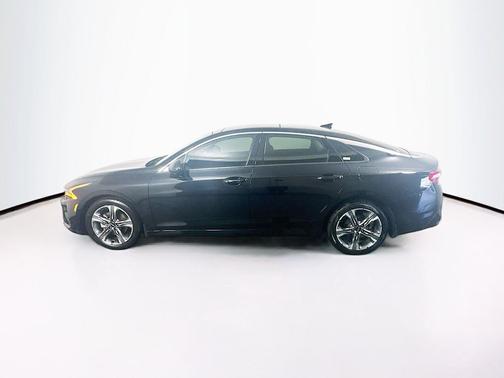 Ebony Black 2023 Kia K5 EX
