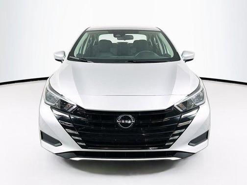 2023 Nissan Versa 1.6 SV