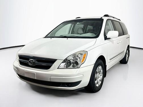 Cosmic White 2008 Hyundai Entourage GLS