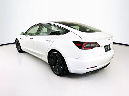 2022 Tesla Model 3 Standard Range