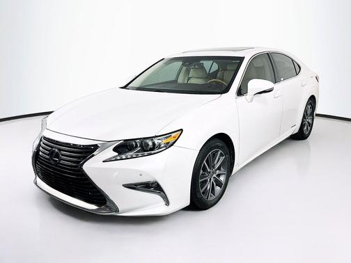 Eminent White Pearl 2017 Lexus ES 300h Base