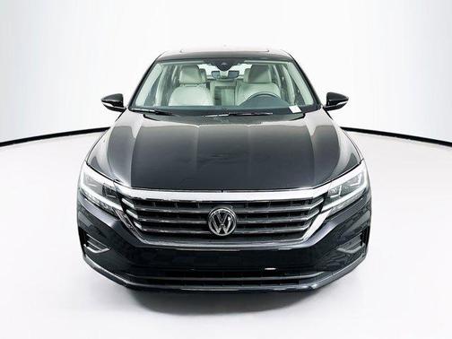 Deep Black Pearl 2020 Volkswagen Passat 2.0T SE