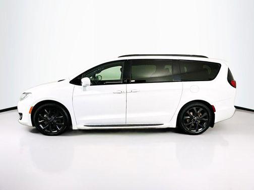 2018 Chrysler Pacifica Touring-L