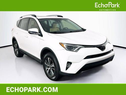 Super White 2018 Toyota RAV4 XLE