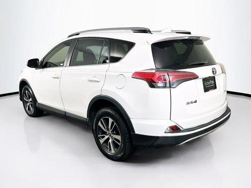 Super White 2018 Toyota RAV4 XLE