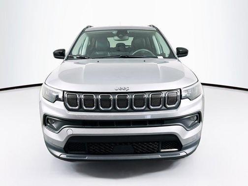 Billet Silver Metallic Clearcoat 2022 Jeep Compass Latitude