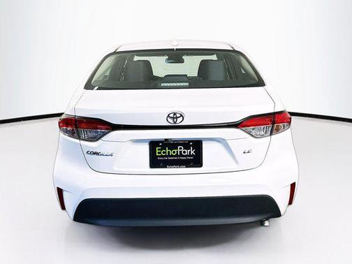 Ice Cap 2024 Toyota Corolla LE