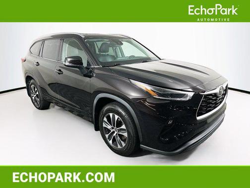 Opulent Amber 2021 Toyota Highlander XLE