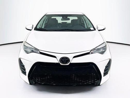 Classic Silver Metallic 2019 Toyota Corolla SE