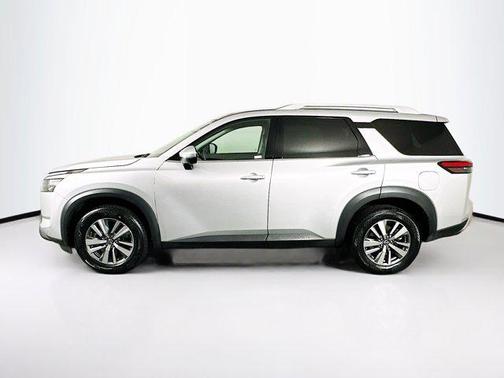 2025 Nissan Pathfinder SL 4WD