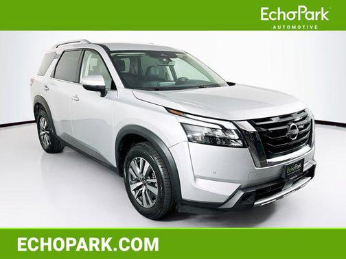 2025 Nissan Pathfinder SL 4WD