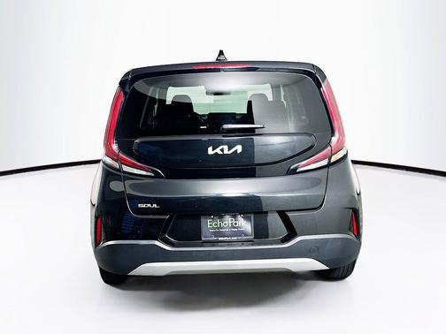 Fusion Black 2025 Kia Soul LX