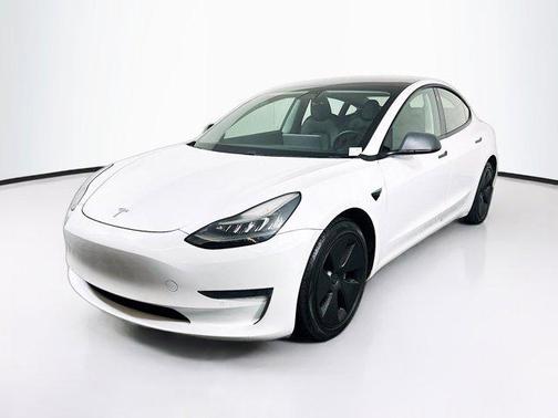 Pearl White Multi-Coat 2021 Tesla Model 3 Standard Range Plus