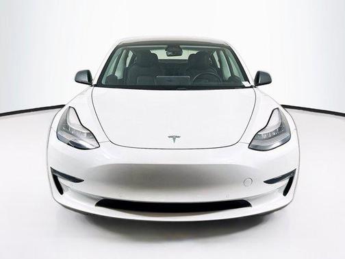 Pearl White Multi-Coat 2021 Tesla Model 3 Standard Range Plus