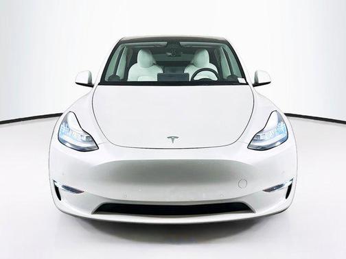 Pearl White Multi-Coat 2021 Tesla Model Y Long Range