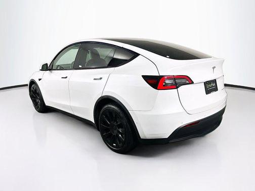 Pearl White Multi-Coat 2021 Tesla Model Y Long Range