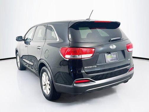 2016 Kia Sorento L