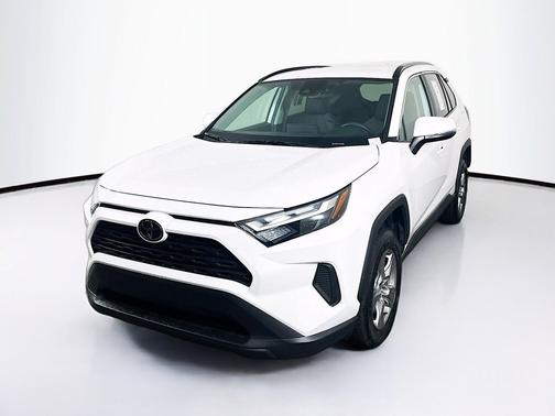 Ice Cap 2025 Toyota RAV4 XLE