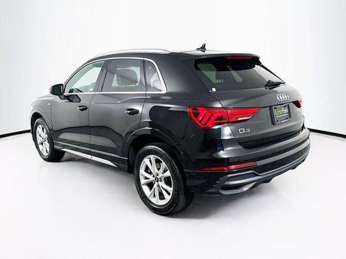 Mythos Black Metallic 2025 Audi Q3 Premium 45 TFSI S line quattro Tiptronic