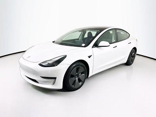 Pearl White Multi-Coat 2023 Tesla Model 3 Standard Range