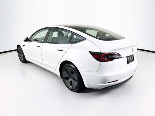 Pearl White Multi-Coat 2023 Tesla Model 3 Standard Range