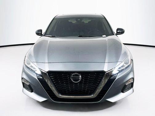 2021 Nissan Altima SR FWD