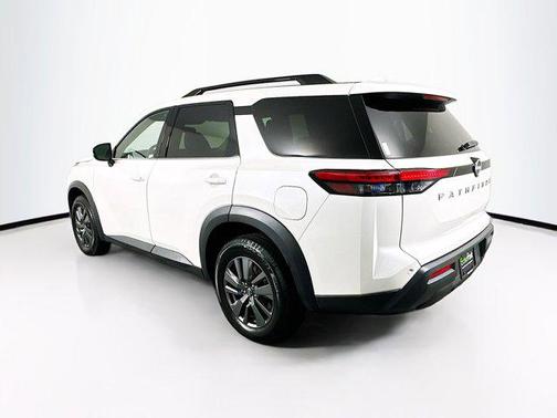 2024 Nissan Pathfinder SV FWD
