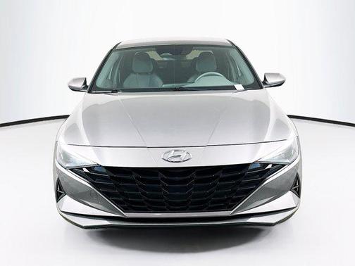 Fluid Metal 2022 Hyundai ELANTRA SEL