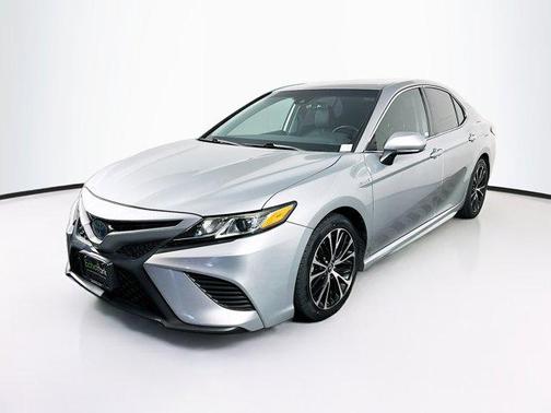 Celestial Silver Metallic 2020 Toyota Camry SE