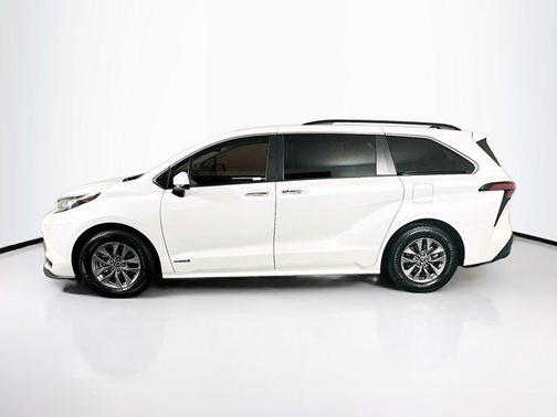 2021 Toyota Sienna XLE 7 Passenger