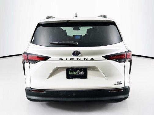 2021 Toyota Sienna XLE 7 Passenger