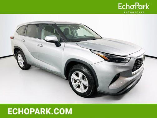 Celestial Silver Metallic 2025 Toyota Highlander LE