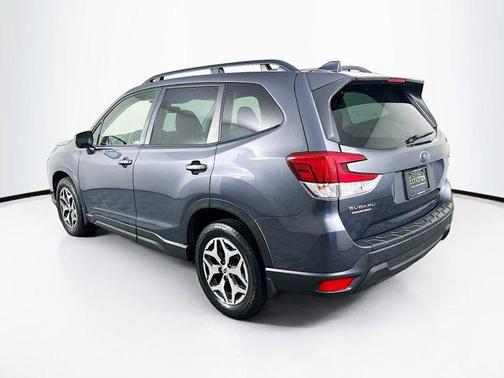 Magnetite Gray Metallic 2022 Subaru Forester Premium