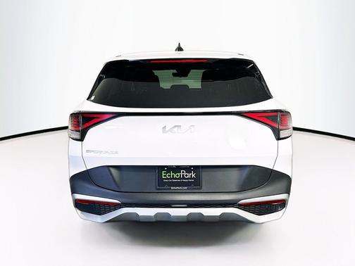 Glacial White Pearl 2025 Kia Sportage LX