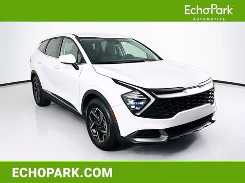 Glacial White Pearl 2025 Kia Sportage LX