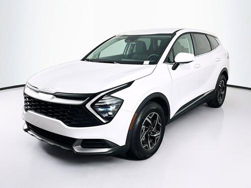 Glacial White Pearl 2025 Kia Sportage LX