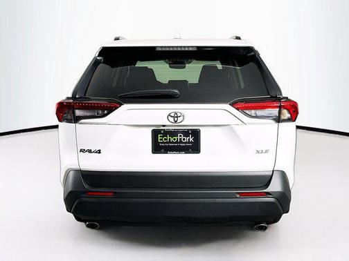 Ice Cap 2025 Toyota RAV4 XLE