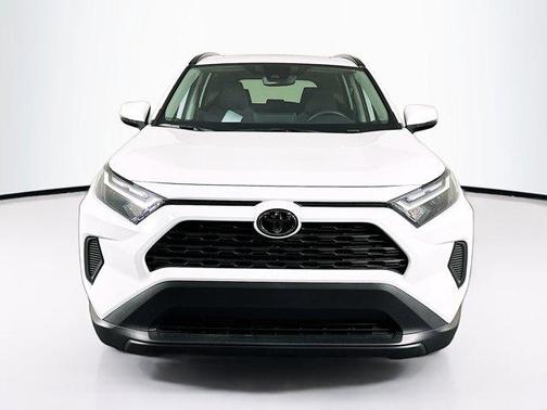 Ice Cap 2025 Toyota RAV4 XLE