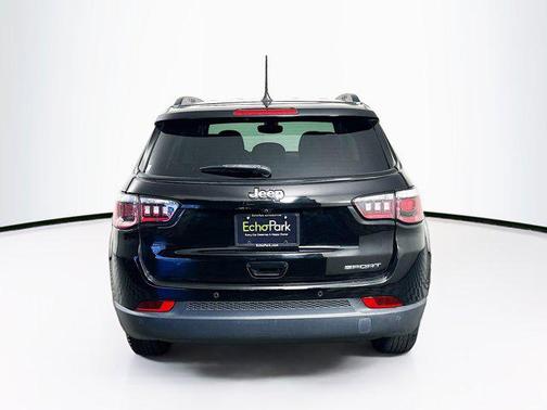 Diamond Black Crystal Pearlcoat 2018 Jeep Compass Sport