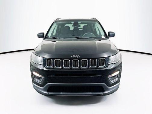 Diamond Black Crystal Pearlcoat 2018 Jeep Compass Sport