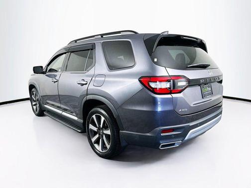 Gray 2023 Honda Pilot AWD Elite
