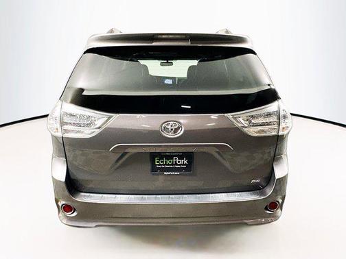 2017 Toyota Sienna SE Premium