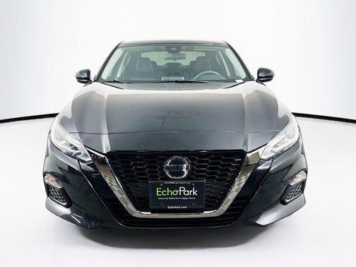 2022 Nissan Altima SR FWD