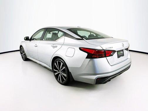 2022 Nissan Altima SR FWD