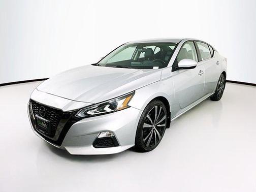 2022 Nissan Altima SR FWD