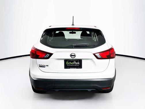 Glacier White 2018 Nissan Rogue Sport S